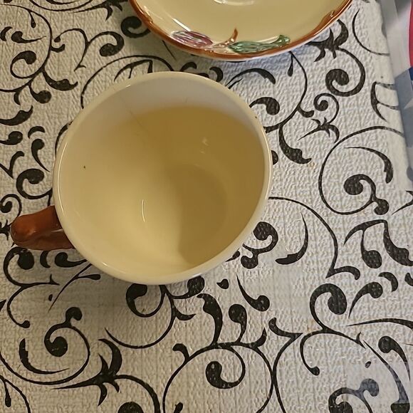 Fransican cups and Saucers - Picture 15 of 16